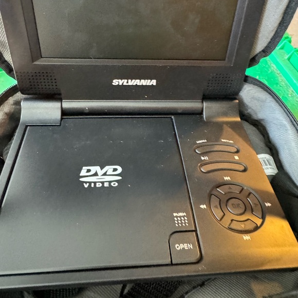 Portal DVD player - Picture 1 of 3